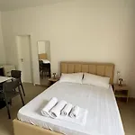S&s Apartment *